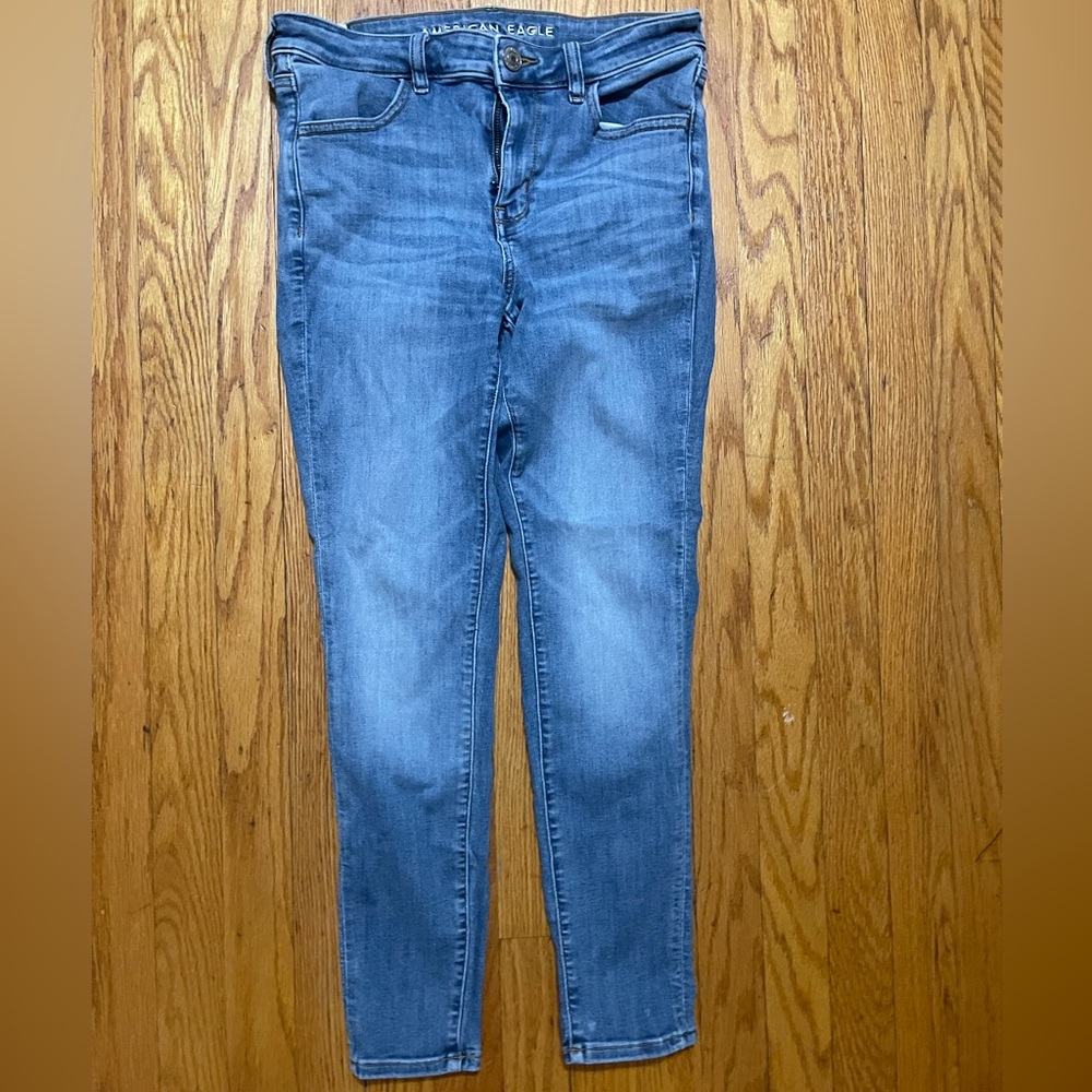 American Eagle Outfitters Light Wash Jeggings size 8 short